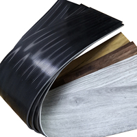 Planche de vinyle de luxe auto-adhésive et antidérapante pour salle de bain, carreaux de sol aspect céramique PVC pour usage intérieur