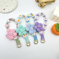Chaîne de téléphone en coton tressé INS Daisy pour iPhone 17 Pro Max, bracelet de poignet fleuri fait main, breloque porte-clés, 8 couleurs personnalisables