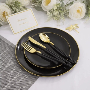 Ensemble de vaisselle en plastique de 125 pièces, assiettes noires et blanches avec couverts dorés, assiettes jetables pour réceptions de mariage, fournitures pour fêtes - Product Image 3