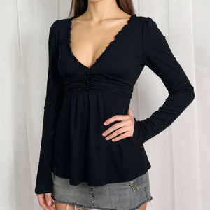 Camiseta Elegante y Transpirable de Punto Sólido con Cuello en V y Estampado Digital - Product Image 3