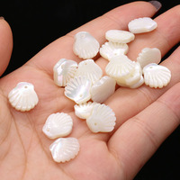 Perle de Mère Naturelle en Forme de Petit Secteur Pendentif en Coquille de Corail Perles en Vrac pour DIY Fabrication de Bijoux Collier Boucles d'Oreilles Accessoire