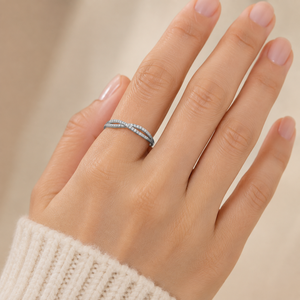 Anello con Design a Corda Intrecciata, Fascia Sottile per Donne - Product Image 2