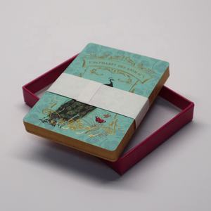 การ์ดกระดาษแข็งหนาขนาดจัมโบ้ พิมพ์ลายฟอยล์ทั้งสองด้าน บรรจุในสายรัดกระดาษ - Product Image 3