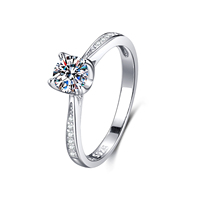 Bague Ronde Personnalisée à Quatre Griffes en Argent Massif S925 avec Moissanite 0,5 Carat pour Femme – Vente en Gros de Bijoux Fins – Cadeau Saint-Valentin