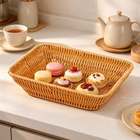 Panier de rangement rectangulaire en rotin plastique polyvalent pour les collations, le pain, les articles de salle de bain et l'organisation de petits objets