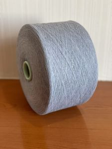 Fil de qualité supérieure à extrémité ouverte, 35% coton recyclé + 65% polyester, Ne 10/1-Ne 21s/1, facile à utiliser pour la tricotage de chaussettes, fabrication au Vietnam - Product Image 5