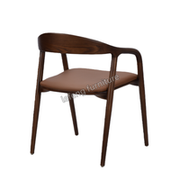 Nouveau produit Chaise de café en bois avec cadre en bois couleur noyer avec siège en cuir Extérieur Intérieur Restaurant en bois Chaise de salle à manger NEVA