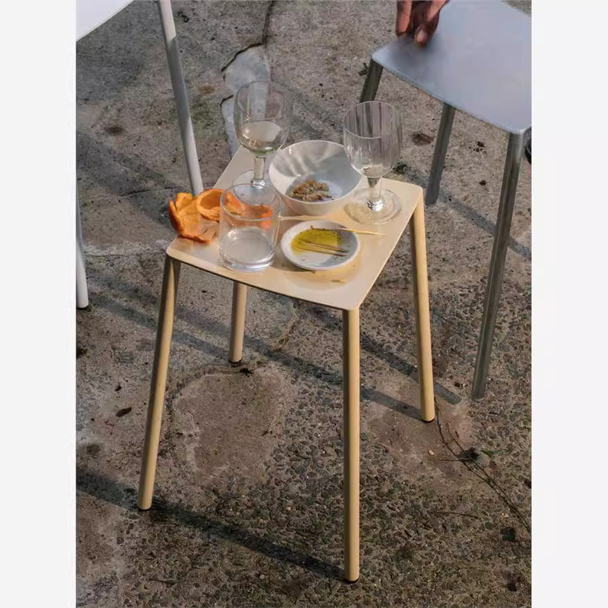 Tabouret en fer 25*25 (largeur assise) * 45 remarques de couleur