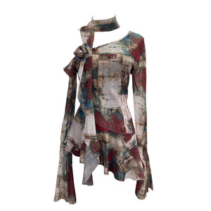 <span class=keywords><strong>T</strong></span>-<span class=keywords><strong>shirt</strong></span> à manches évasées Guns Roses pour femmes avec écharpe à ourlet à volants Top en maille à coupe ajustée Tissu tricoté à séchage rapide comprenant un <span class=keywords><strong>bandeau</strong></span> - Product Image 5