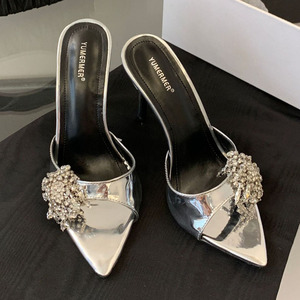 Sandales d'été sexy à talons hauts et fins pour femmes, avec strass et fleurs, chaussures habillées à talon aiguille, mules à bout ouvert et pointu en cuir verni - Product Image 5