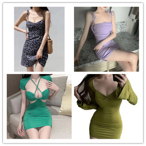 Chen NUEVO Stock de Ropa con Descuento: Vestidos, Blusas, Tops Cortos y Camisetas para Mujer en Pacas de Ropa Usada - Product Image 3