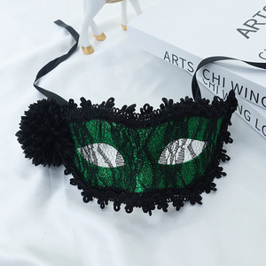 Maschera con Piume Laterali Elegante Maschera Veneziana da Principessa Accessorio per Feste e Spettacoli - Product Image 3