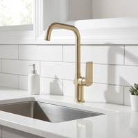 Robinet de cuisine classique moderne en laiton doré brossé, monocommande eau chaude et froide, avec cartouche céramique, à poser sur le plan, aérateur intégré