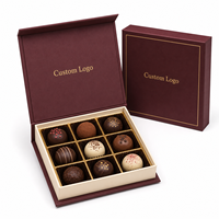 Op maat gemaakte magnetische luxe geschenkverpakking met dividers voor ambachtelijke bonbons, chocoladetruffels en Ramadan dadels.