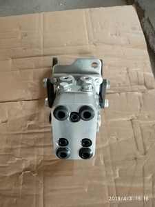 Katup Pilot Pedal Kaki Perjalanan PC200-7 PC200-8 - Product Image 6