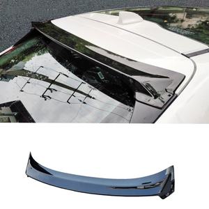 Pare-chocs Welta aspect fibre de carbone avec attelage de remorquage à visser pour HRV VEZEL XRV 2021-2025 - Product Image 1