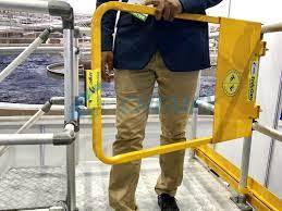 Puerta de Seguridad Universal de Aluminio con Cierre Automático (U-Gate) para Pasillos Industriales y Exteriores - Instalaciones de Protección Permanentes - Product Image 2