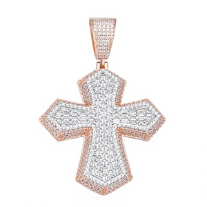 Pendentif Croix en Argent 925 Rose avec Cristaux Baguette Sertis en Canal, Bijou Religieux Unisexe, Idéal Cadeau - Product Image 1