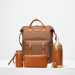 กระเป๋าเป้สะพายหลังผ้าอ้อมพร้อมแผ่นเปลี่ยนแบบพกพาและถุงจุกนมหลอก - Product Image 1