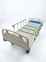 Lit d'hôpital à double manivelle avec sommier à lattes, revêtement en poudre antibactérien, table de lit optionnelle pour les salles de patients