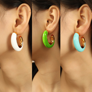 Boucles d'oreilles créoles en forme de C en alliage de zinc pour femme, bijoux fantaisie multicolores pour soirée - Product Image 4