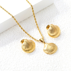 Conjunto de Joyería de Acero Inoxidable para Mujer, Diseño de Vida Marina, Collar y Aretes para la Playa o Fiestas - Product Image 1