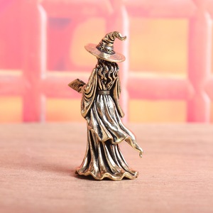 1 pieza <span class=keywords><strong>de</strong></span> latón, figura <span class=keywords><strong>de</strong></span> bruja leyendo, con personalidad femenina, para colección <span class=keywords><strong>de</strong></span> regalos, adorno artesanal creativo para té - Product Image 2