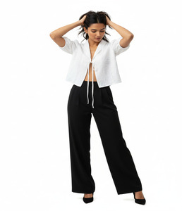 Blusa Casual Blanca con Lazo Delantero y Mangas Abullonadas, Elegante y Moderna, Ligera y Transpirable, Camisa de Verano, Estilo Urbano y de Oficina, Corte Holgado - Product Image 3