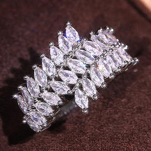 Bague Cocktail T0791 en Argent 925 Plaqué Rhodium avec Cristaux et Strass Sertis en Canal, Bijoux de Mariage pour Femme - Product Image 5