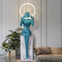 Nouvelle conception moderne grande lampe de Sculpture abstraite humanoïde LED lampadaires en résine pour la décoration intérieure pour les magasins hôtels salons