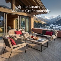 Ensemble de meubles d'extérieur nordiques contemporains en teck massif avec pieds en aluminium aspect naturel et rotin tressé, options modulaires