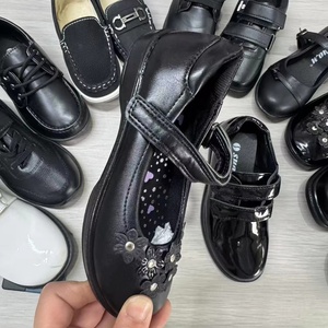 Nuovi arrivi di <span class=keywords><strong>scarpe</strong></span> in pelle nera per bambini, <span class=keywords><strong>scarpe</strong></span> da principessa <span class=keywords><strong>e</strong></span> <span class=keywords><strong>scarpe</strong></span> da scuola miste all'ingrosso - Product Image 1
