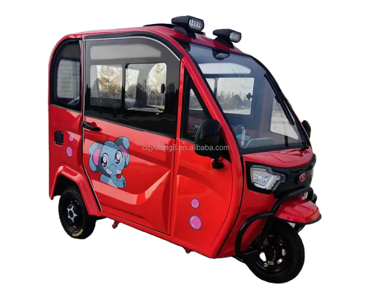 Free driving large space enclosed cabin electric tricycle