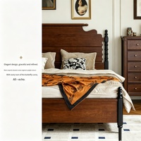 Lit moderne de style français vintage en bois massif avec tête de lit rembourrée ondulée, lit plateforme écologique en chêne rouge et pin de Nouvelle-Zélande