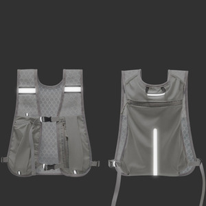 Gilet réfléchissant de course en plein air avec fermeture à boucle et doublure en maille, sac à dos d'hydratation léger pour la course sur sentier, unisexe - Product Image 5
