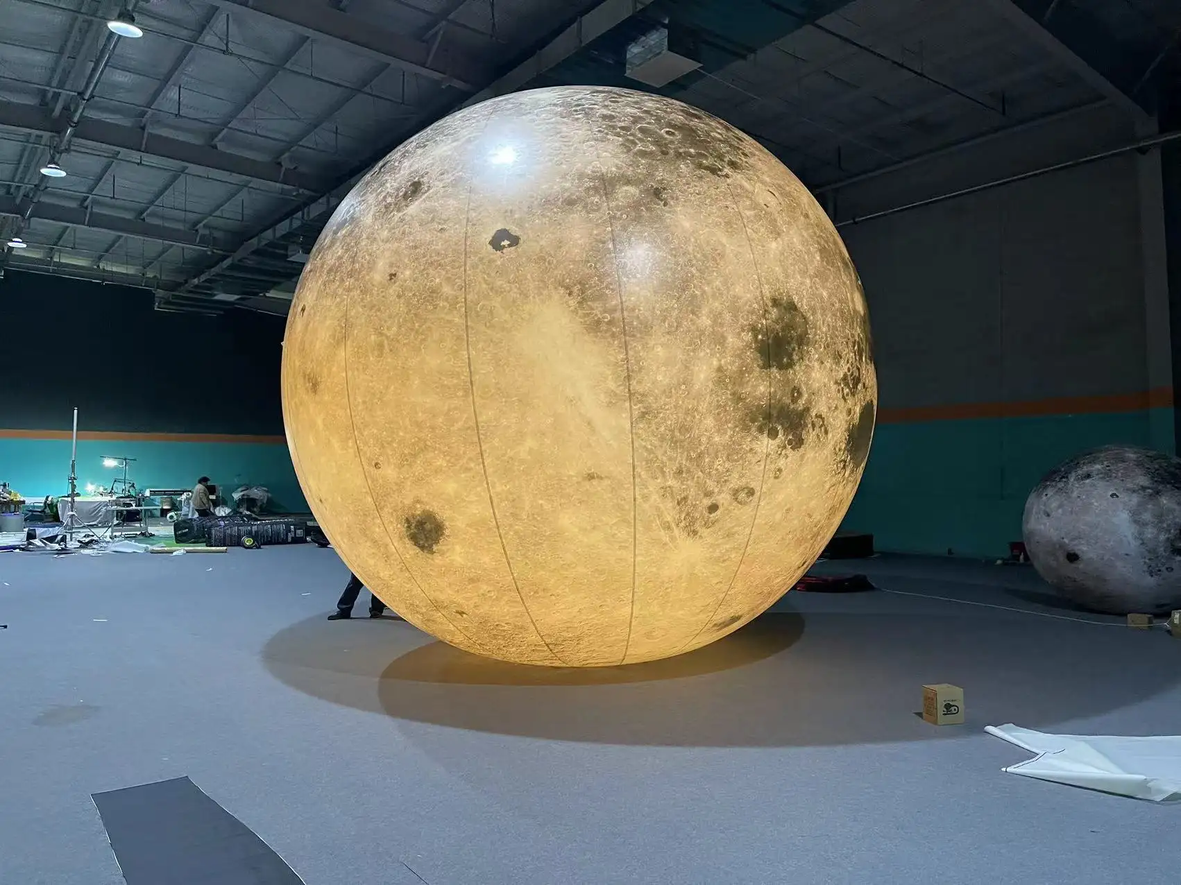 Atacado Grande Inflável Gigante Lua Planeta Bola Balão Salto Inflável Lua com LED