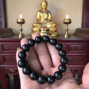 Auténtica Pulsera de Agarwood Negro Natural, Hecha a Mano con Cuentas de Madera Aromáticas, Varios Tamaños de 6mm a 18mm para Meditación - Product Image 1