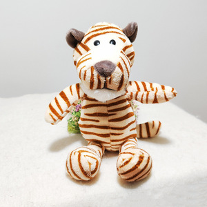 Peluche di animali della foresta (tigre, <span class=keywords><strong>cervo</strong></span>) per il commercio estero, piccole bambole per bambini da 8 pollici, in cotone PP, figurine per macchine a griffa e stand - Product Image 2