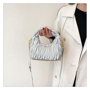 Nouvel Arrivage Sac à Bandoulière de Luxe en Cuir pour <span class=keywords><strong>Femme</strong></span>, Sac Porté Épaule Personnalisé Tendance, Sac Croisé Portable, Sac Sous le Bras Brodé Fabriqué sur Mesure - Product Image 2