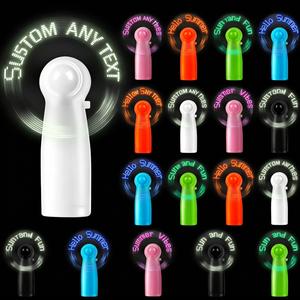 Ventilateur portable rechargeable mini avec lumière LED, personnalisable avec un message, cadeau de mariage d'été - Product Image 1