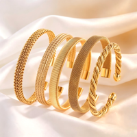 Brazalete Abierto de Malla Tejida Vintage - Brazalete en Forma de C Hipoalergénico y Resistente al Deslustre para Mujer - Personalización con Grabado Láser