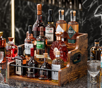 Étagère à bouteilles de liqueur en bois à 3 niveaux, robuste et rustique, avec poignée et garde-corps pour le rangement du bar à domicile