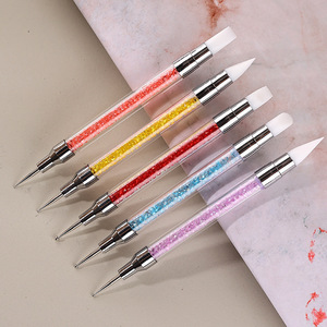 Outil de manucure double usage en gros avec poignée en strass, outil DIY pour ongles, applicateur de strass en silicone double extrémité, stylo à points pour ongles - Product Image 1