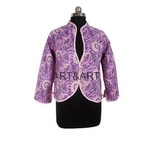 Veste matelassée indienne faite à la main vintage pour dames nouveau style boho manteau en coton réversible hiver longs boutons rivets tricotés - Product Image 3
