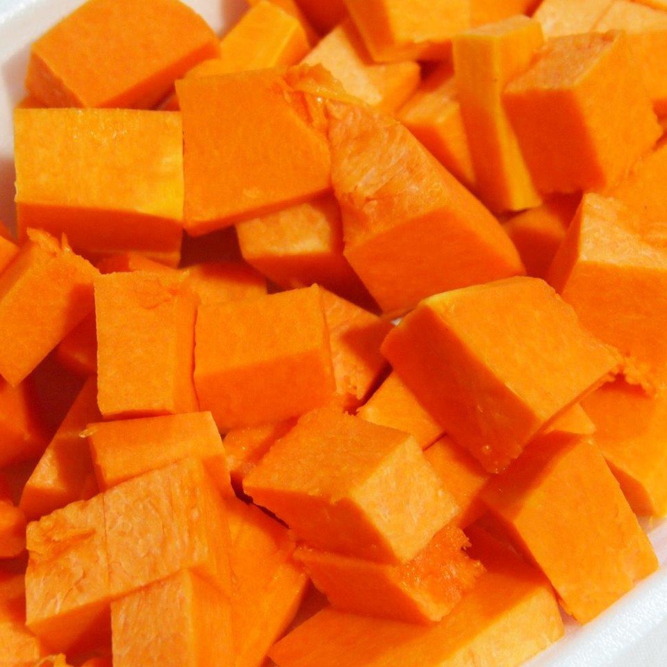 Lieferung BRC-zertifizierte IQF Frozen Vegetable Pumpkin Püree Slice Würfel Cut Chunks Hot Sale