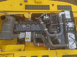 รถขุด PC210 Komatsu มือสองประสิทธิภาพดีพร้อมตลับลูกปืนของเครื่องยนต์ดั้งเดิมส่วนประกอบมอเตอร์รวมอยู่ด้วย - Product Image 4