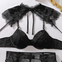 Ensemble de lingerie sexy Deep Love noir et rouge, élégant, en maille transparente et dentelle, avec châle respirant et bas.
