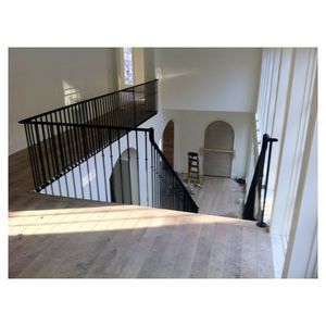 Barandilla de Metal Cepillado Estilo Heritage de Fábrica OEM Prima, Soporte Robusto para Varillas Gruesas, Ideal para Residencias Históricas - Product Image 5