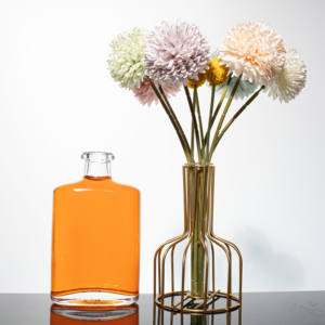 Precio <span class=keywords><strong>barato</strong></span> Muestra gratis personalizada 100mL 200ml 500ml 700ml 750ml Botella de vidrio plana de Ginebra con tapa de corcho - Product Image 3