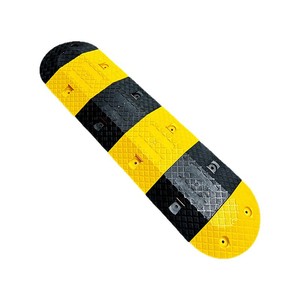 Ralentisseur de vitesse en PVC renforcé de métal Yuyue PP-235A, 25-45 mph, largeur 1-3 pouces, hauteur 50 mm, écologique, portable, compatible avec l'asphalte - Product Image 1